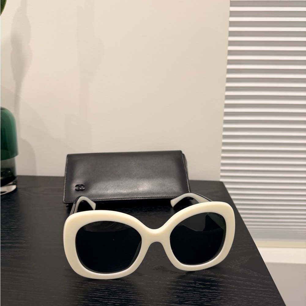 CHANEL Black and Cream Sunglasses - Picture 2 of 7